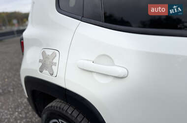 Внедорожник / Кроссовер Jeep Renegade 2016 в 