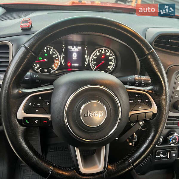Внедорожник / Кроссовер Jeep Renegade 2015 в Черкассах