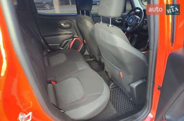 Внедорожник / Кроссовер Jeep Renegade 2018 в 