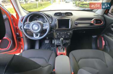 Внедорожник / Кроссовер Jeep Renegade 2018 в 