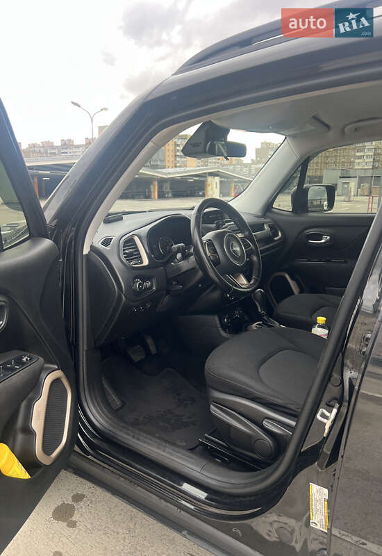 Внедорожник / Кроссовер Jeep Renegade 2016 в Киеве
