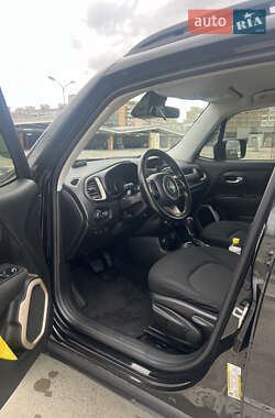 Внедорожник / Кроссовер Jeep Renegade 2016 в 