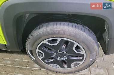 Внедорожник / Кроссовер Jeep Renegade 2017 в 