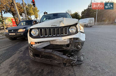 Внедорожник / Кроссовер Jeep Renegade 2016 в Краматорске