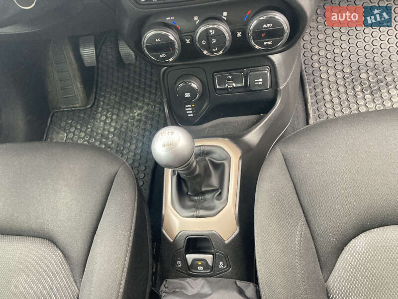 Позашляховик / Кросовер Jeep Renegade 2017 в Харкові
