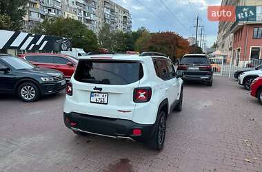 Внедорожник / Кроссовер Jeep Renegade 2016 в 