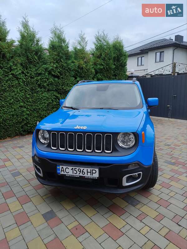 Позашляховик / Кросовер Jeep Renegade 2015 в  фото Позашляховик / Кросовер Jeep Renegade 2015 в
