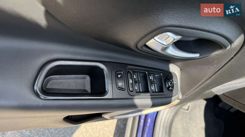 Позашляховик / Кросовер Jeep Renegade 2016 в Києві