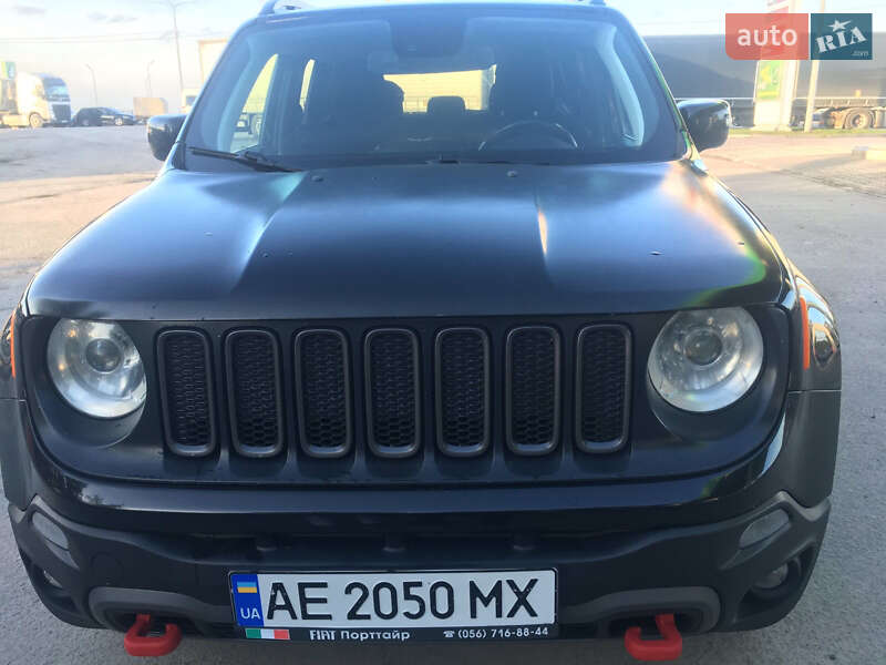 Позашляховик / Кросовер Jeep Renegade 2017 в  фото Позашляховик / Кросовер Jeep Renegade 2017 в