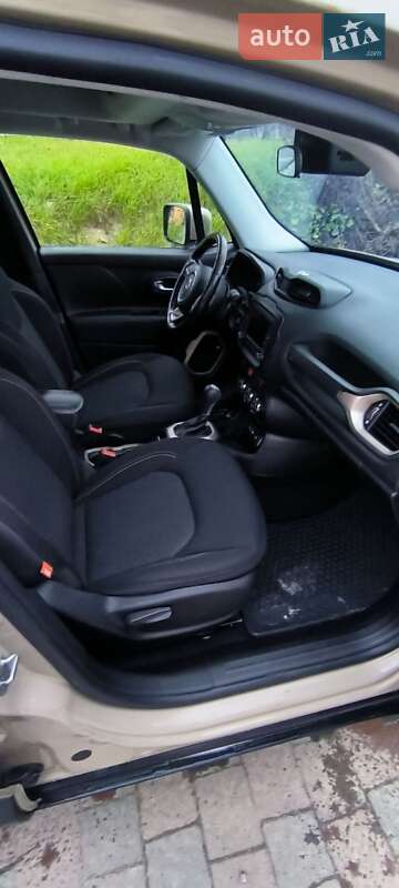 Внедорожник / Кроссовер Jeep Renegade 2016 в Николаеве