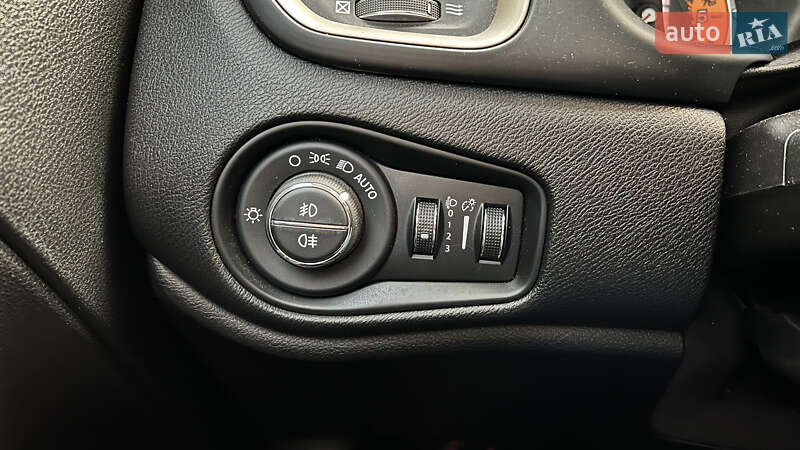 Внедорожник / Кроссовер Jeep Renegade 2016 в Одессе