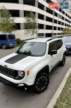 Позашляховик / Кросовер Jeep Renegade 2023 в 