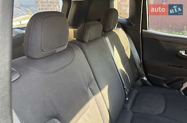 Внедорожник / Кроссовер Jeep Renegade 2016 в 