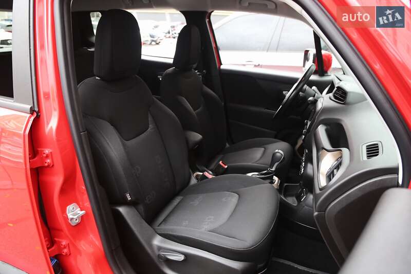 Внедорожник / Кроссовер Jeep Renegade 2015 в Киеве