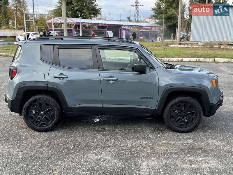 Внедорожник / Кроссовер Jeep Renegade 2018 в Киеве