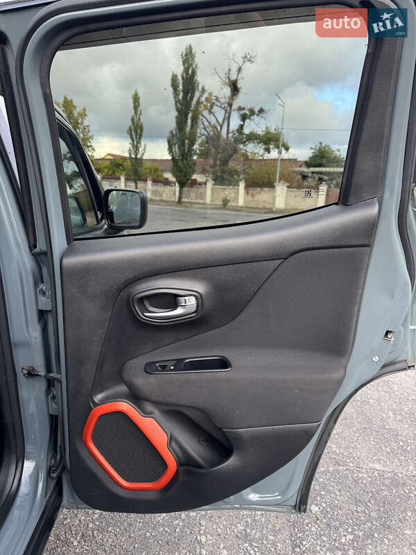 Внедорожник / Кроссовер Jeep Renegade 2018 в Киеве