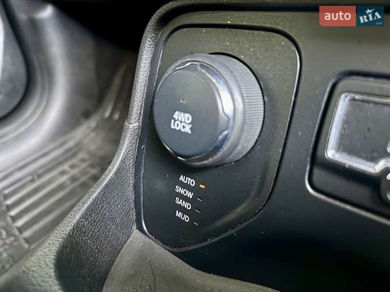 Позашляховик / Кросовер Jeep Renegade 2015 в Одесі фото 53 Позашляховик / Кросовер Jeep Renegade 2015 в Одесі