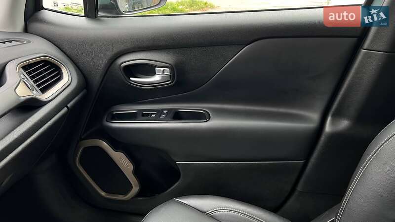 Позашляховик / Кросовер Jeep Renegade 2017 в Львові