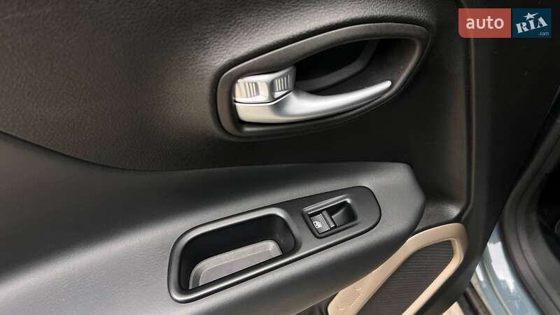 Позашляховик / Кросовер Jeep Renegade 2017 в Львові