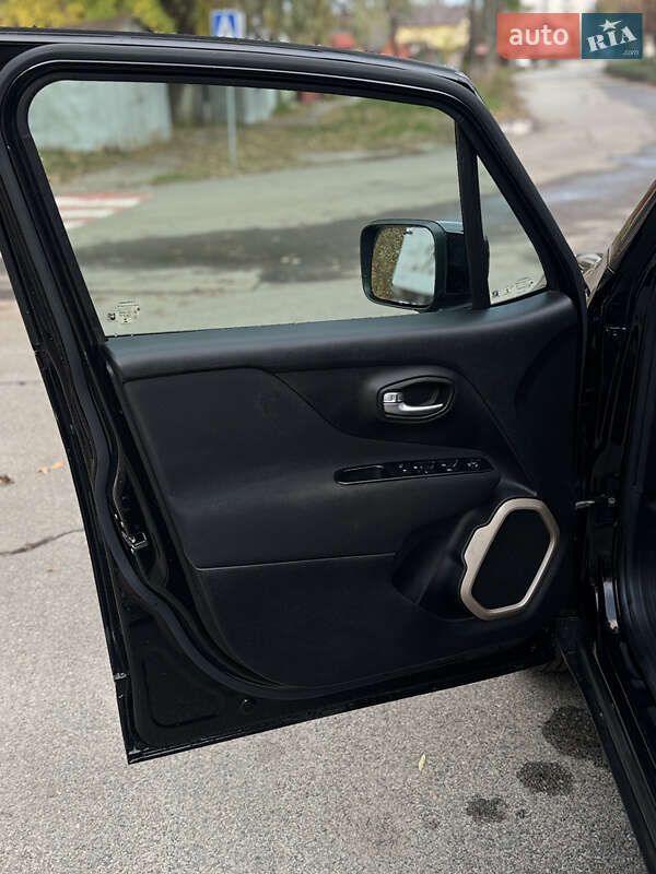 Позашляховик / Кросовер Jeep Renegade 2017 в Броварах