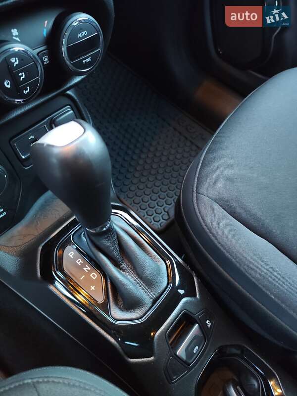 Внедорожник / Кроссовер Jeep Renegade 2016 в Чернигове фото 27 Внедорожник / Кроссовер Jeep Renegade 2016 в Чернигове