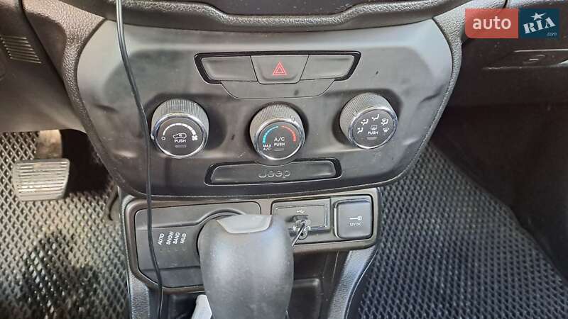 Внедорожник / Кроссовер Jeep Renegade 2019 в Ровно фото 18 Внедорожник / Кроссовер Jeep Renegade 2019 в Ровно