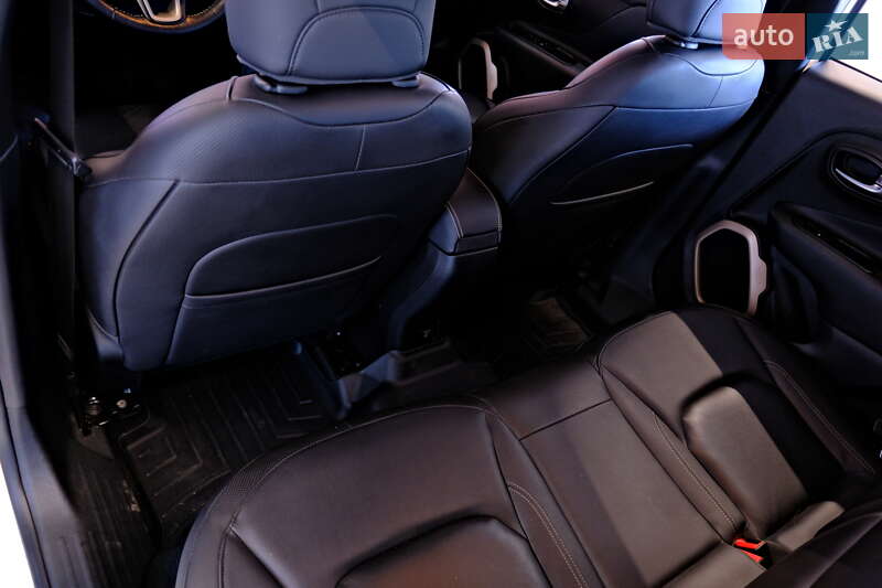 Позашляховик / Кросовер Jeep Renegade 2017 в Одесі