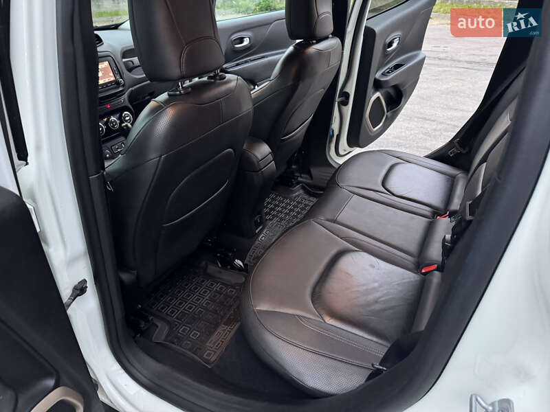 Внедорожник / Кроссовер Jeep Renegade 2016 в Киеве