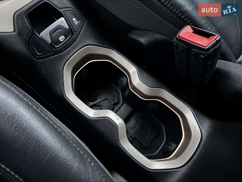 Внедорожник / Кроссовер Jeep Renegade 2016 в Киеве