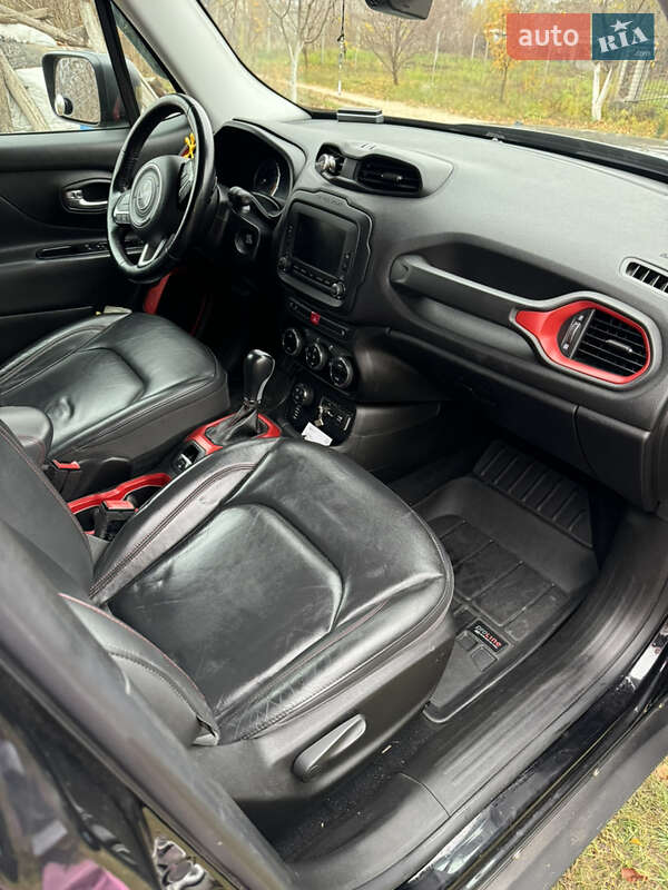 Внедорожник / Кроссовер Jeep Renegade 2016 в Каневе