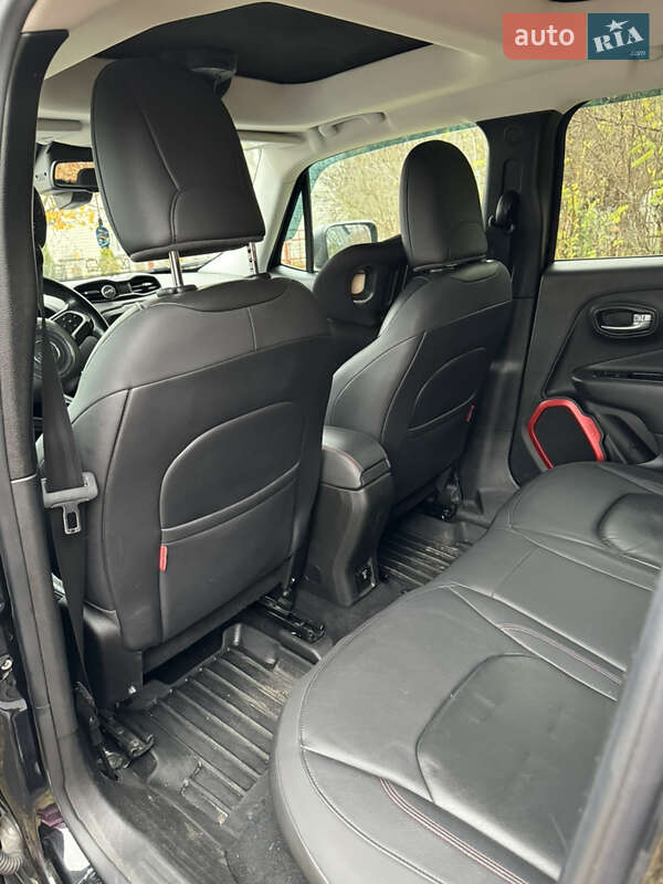 Внедорожник / Кроссовер Jeep Renegade 2016 в Каневе