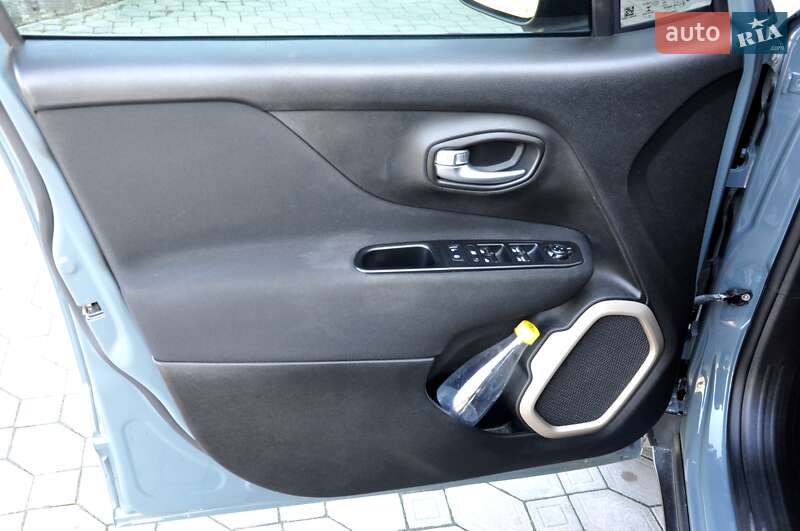 Позашляховик / Кросовер Jeep Renegade 2017 в Львові