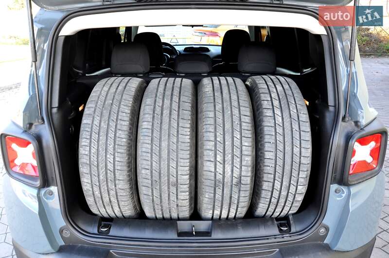 Позашляховик / Кросовер Jeep Renegade 2017 в Львові