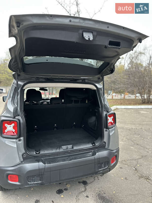 Позашляховик / Кросовер Jeep Renegade 2019 в Києві фото 15 Позашляховик / Кросовер Jeep Renegade 2019 в Києві