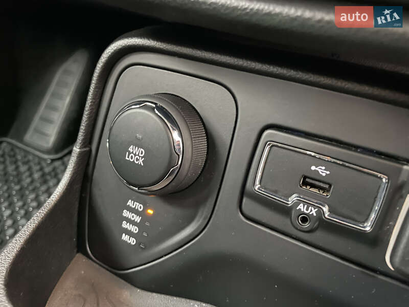 Внедорожник / Кроссовер Jeep Renegade 2017 в Лубнах