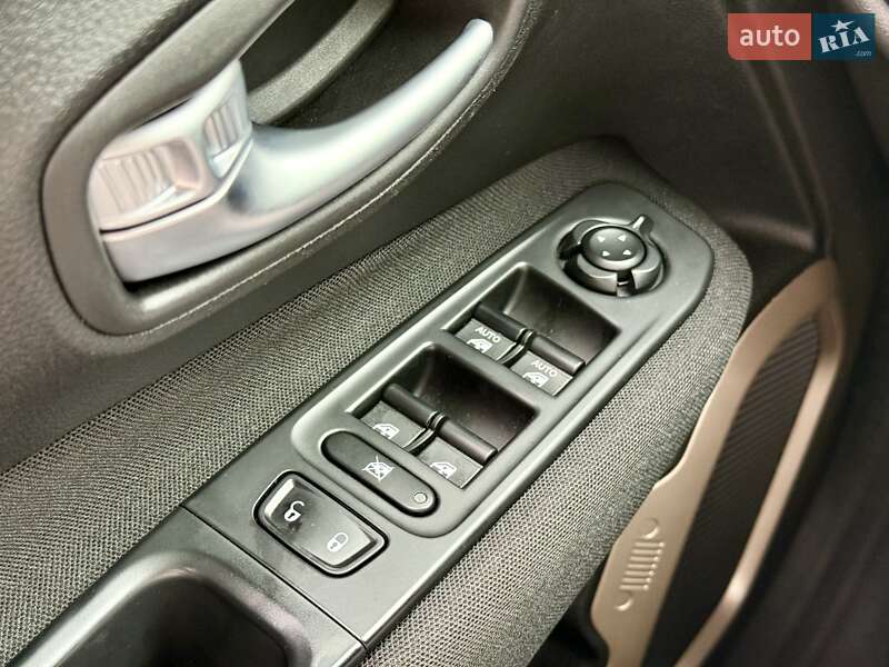 Позашляховик / Кросовер Jeep Renegade 2017 в Харкові фото 21 Позашляховик / Кросовер Jeep Renegade 2017 в Харкові