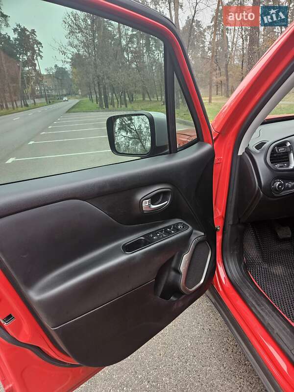 Позашляховик / Кросовер Jeep Renegade 2018 в Черкасах фото 4 Позашляховик / Кросовер Jeep Renegade 2018 в Черкасах