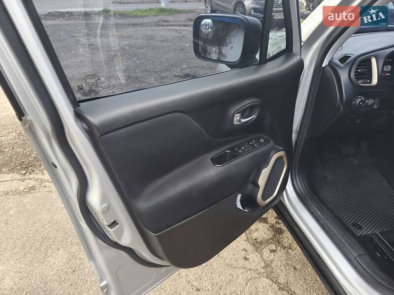 Позашляховик / Кросовер Jeep Renegade 2016 в Одесі