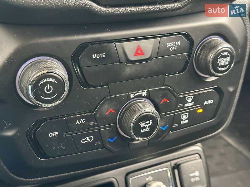 Позашляховик / Кросовер Jeep Renegade 2019 в Києві фото 16 Позашляховик / Кросовер Jeep Renegade 2019 в Києві