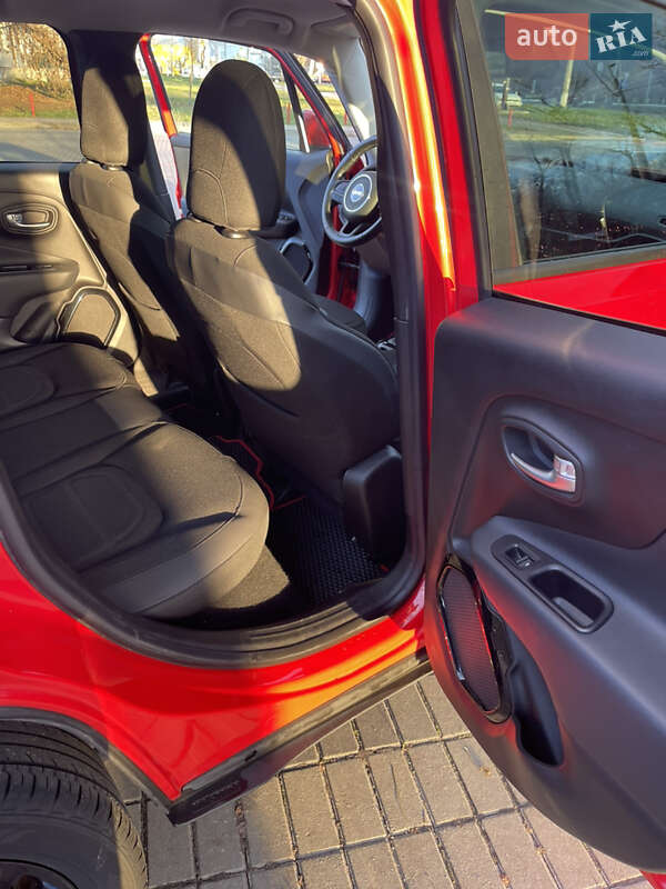 Внедорожник / Кроссовер Jeep Renegade 2017 в Броварах