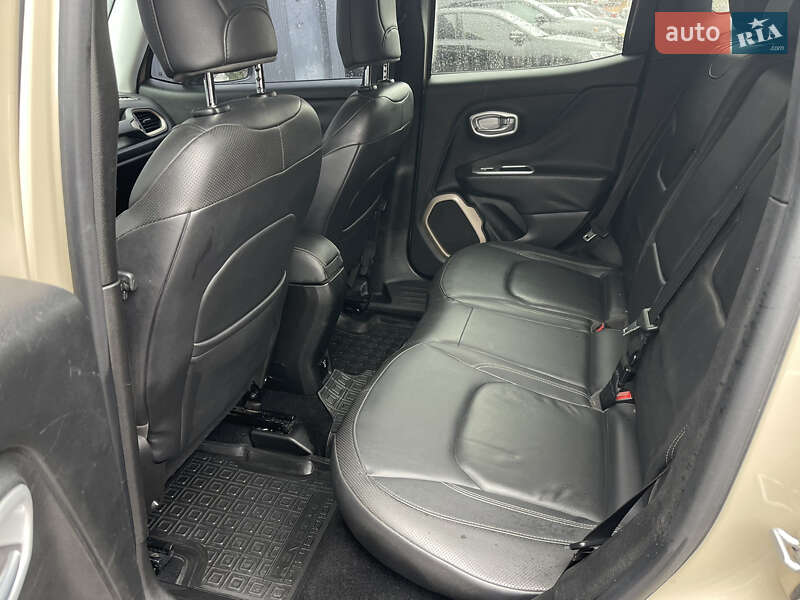 Внедорожник / Кроссовер Jeep Renegade 2015 в Киеве