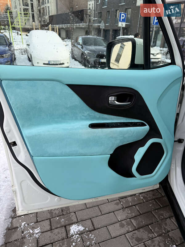 Позашляховик / Кросовер Jeep Renegade 2015 в Львові