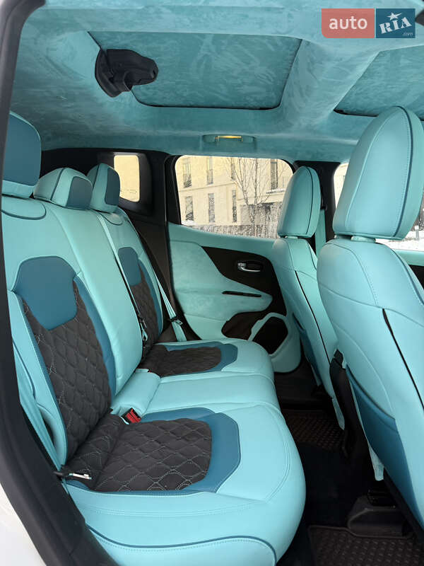 Позашляховик / Кросовер Jeep Renegade 2015 в Львові