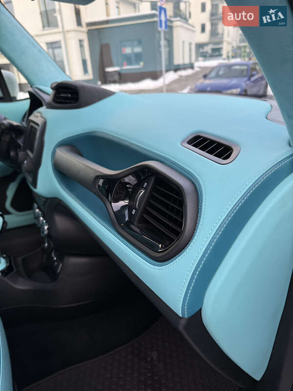 Позашляховик / Кросовер Jeep Renegade 2015 в Львові