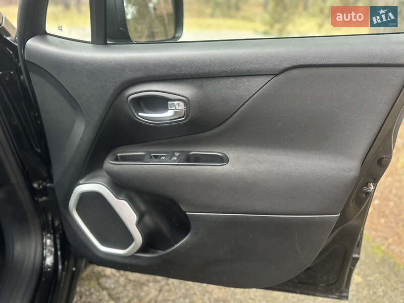 Внедорожник / Кроссовер Jeep Renegade 2017 в Киеве