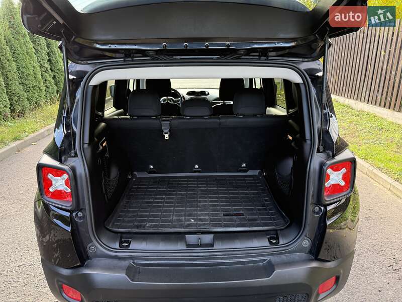 Позашляховик / Кросовер Jeep Renegade 2016 в Києві