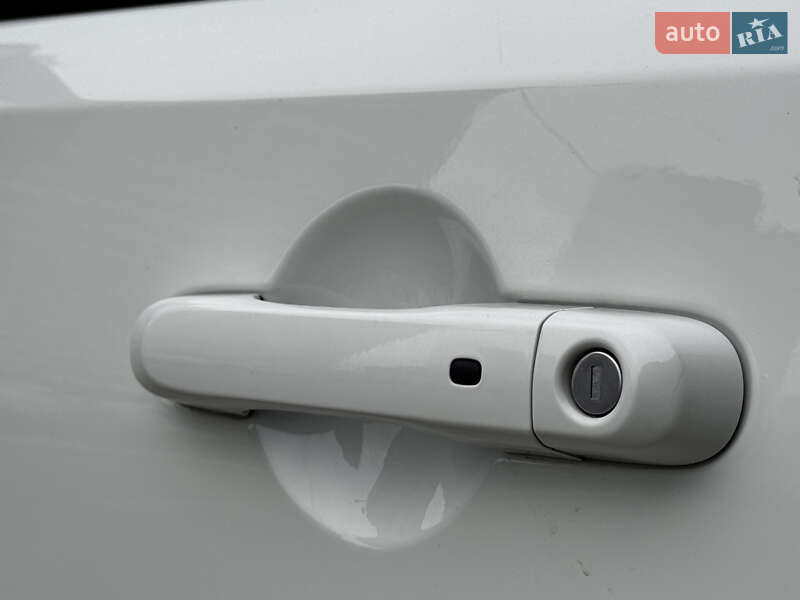 Внедорожник / Кроссовер Jeep Renegade 2016 в Киеве