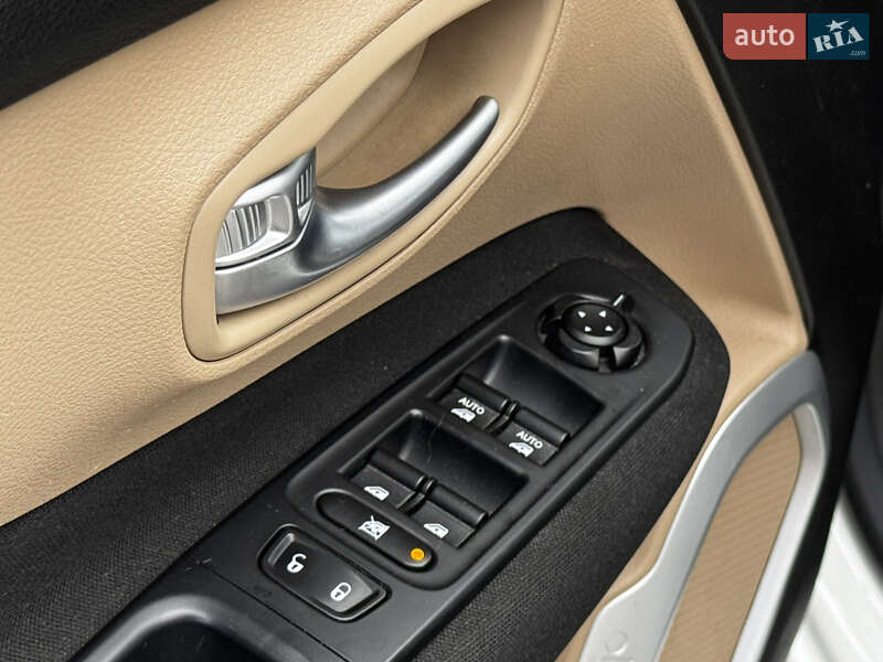 Внедорожник / Кроссовер Jeep Renegade 2016 в Киеве