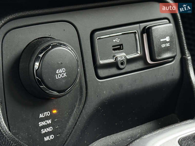Внедорожник / Кроссовер Jeep Renegade 2016 в Киеве
