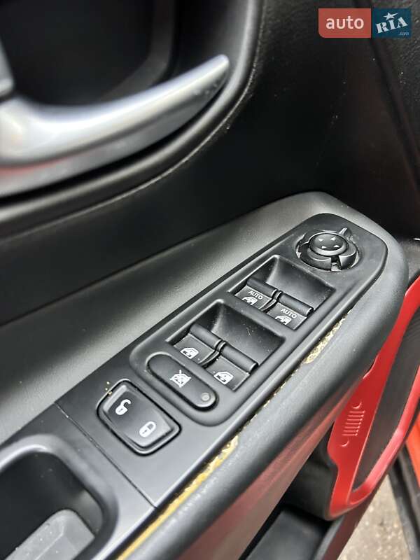 Внедорожник / Кроссовер Jeep Renegade 2015 в Сумах